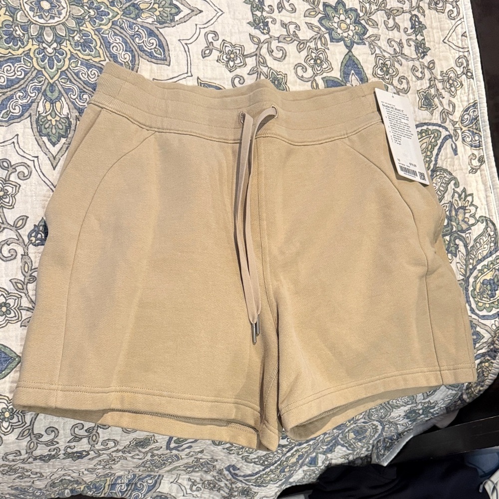 BNWT Lululemon scuba shorts 5”. Size 10